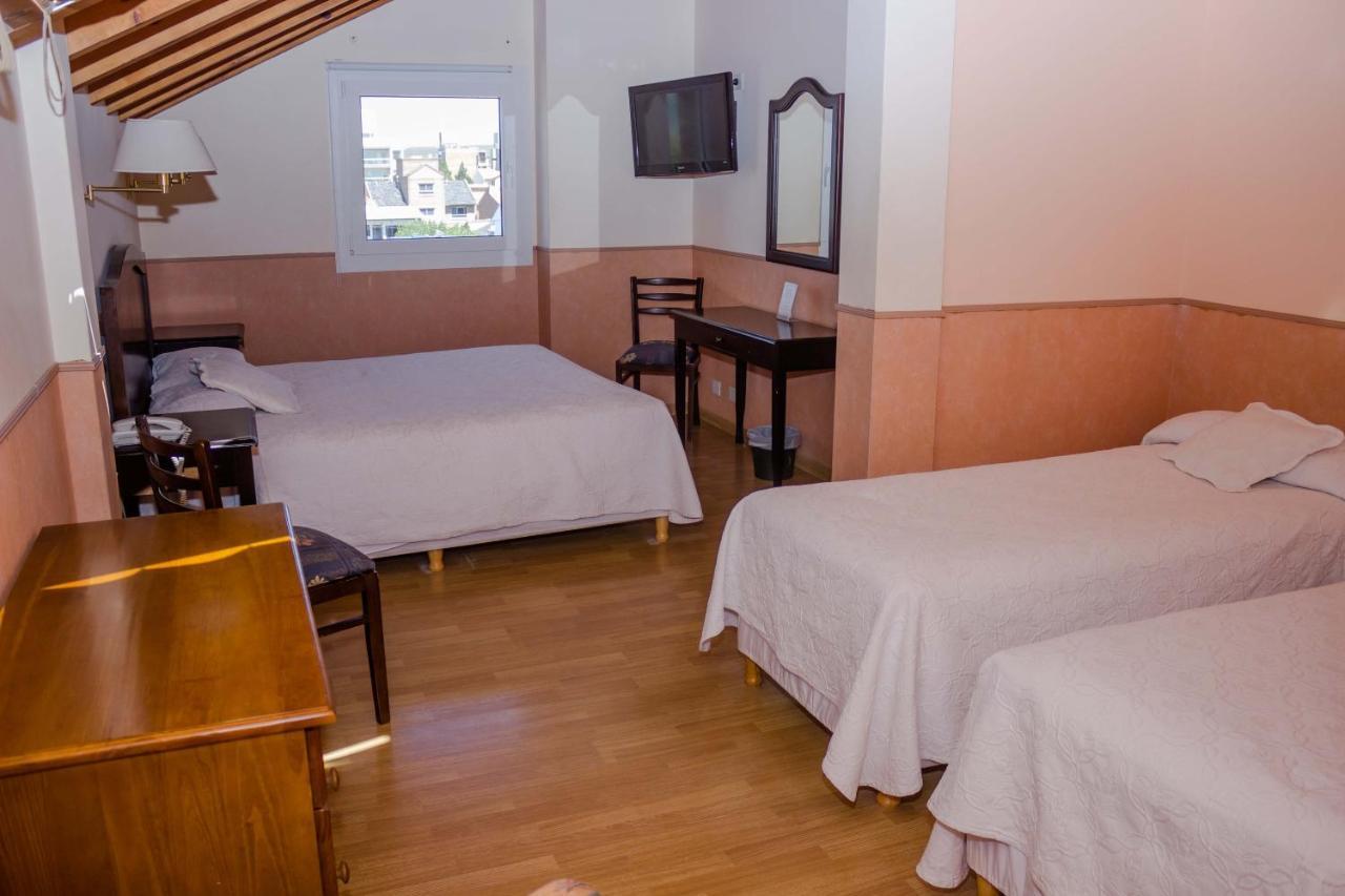 Hosteria Solar De La Costa 푸에르토마드린 외부 사진